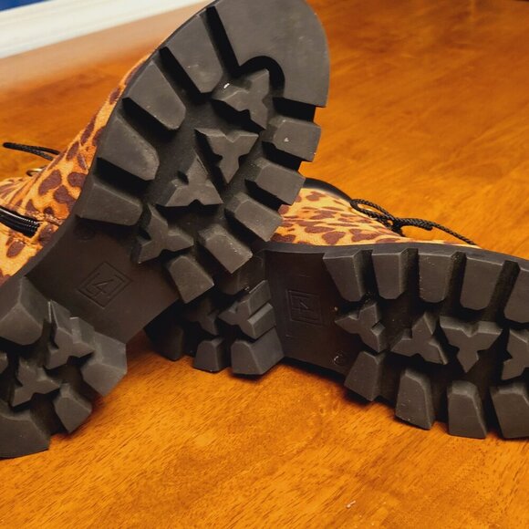 Lust for Life ~ Sz 7.5 ~ High Top Hiking Boots ~ NWOT - Picture 6 of 9